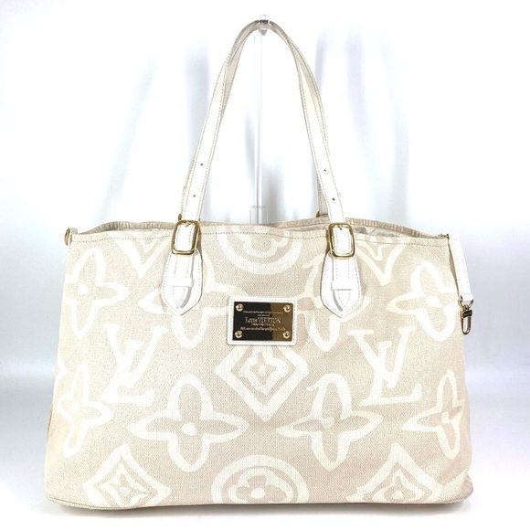 LOUIS VUITTON Beige Leather Shoulder Bag - Picture 1 of 16